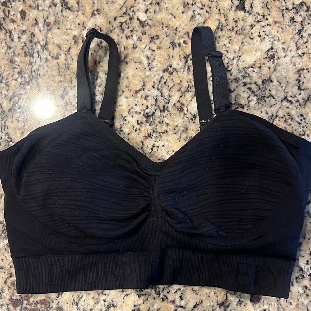Kindred bravely nursing and pumping bra black size small